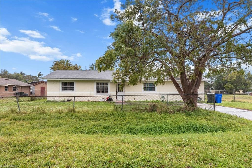 6135 Markland AVE FORT MYERS, FL 33916