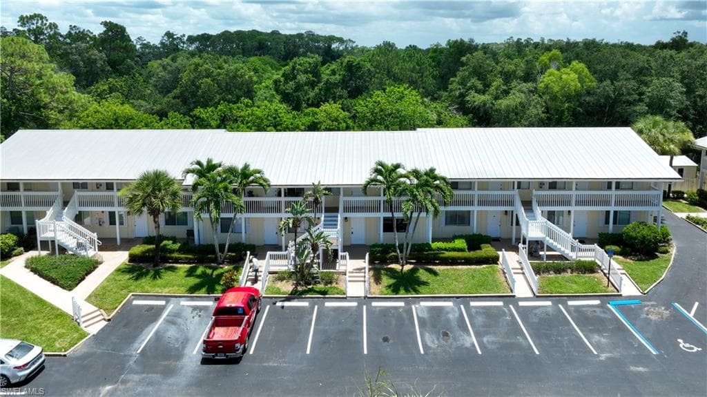 4621 Bayshore DR Q4 NAPLES, FL 34112