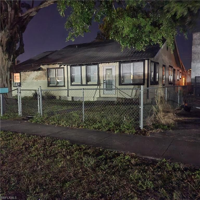 341 E EL PASO AVE CLEWISTON, FL 33440
