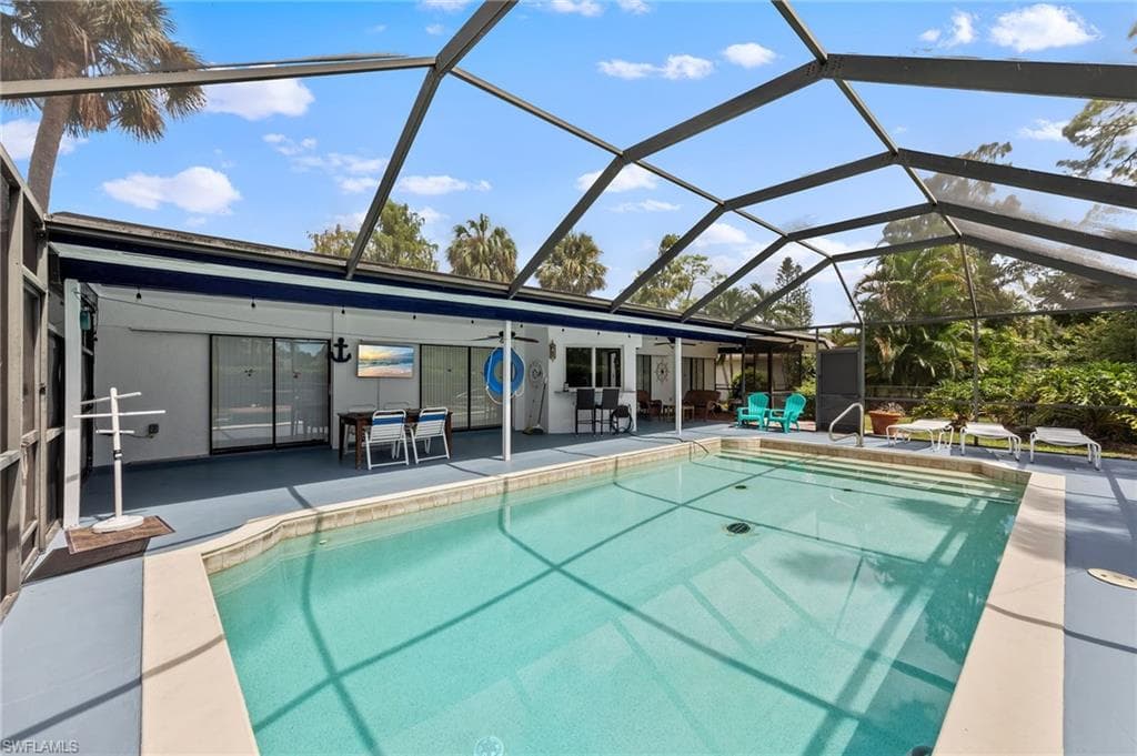 3055 Round Table CT NAPLES, FL 34112