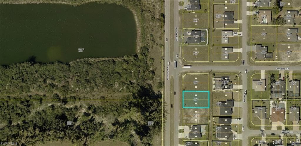 307 Nelson RD N CAPE CORAL, FL 33993