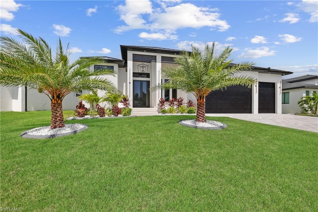 125 SW 33rd AVE CAPE CORAL, FL 33991