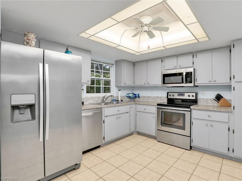 208 Aviation PKWY CAPE CORAL, FL 33904