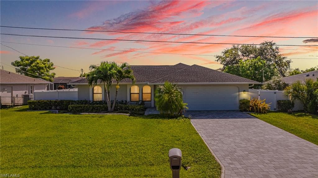 3810 SE 12th PL CAPE CORAL, FL 33904