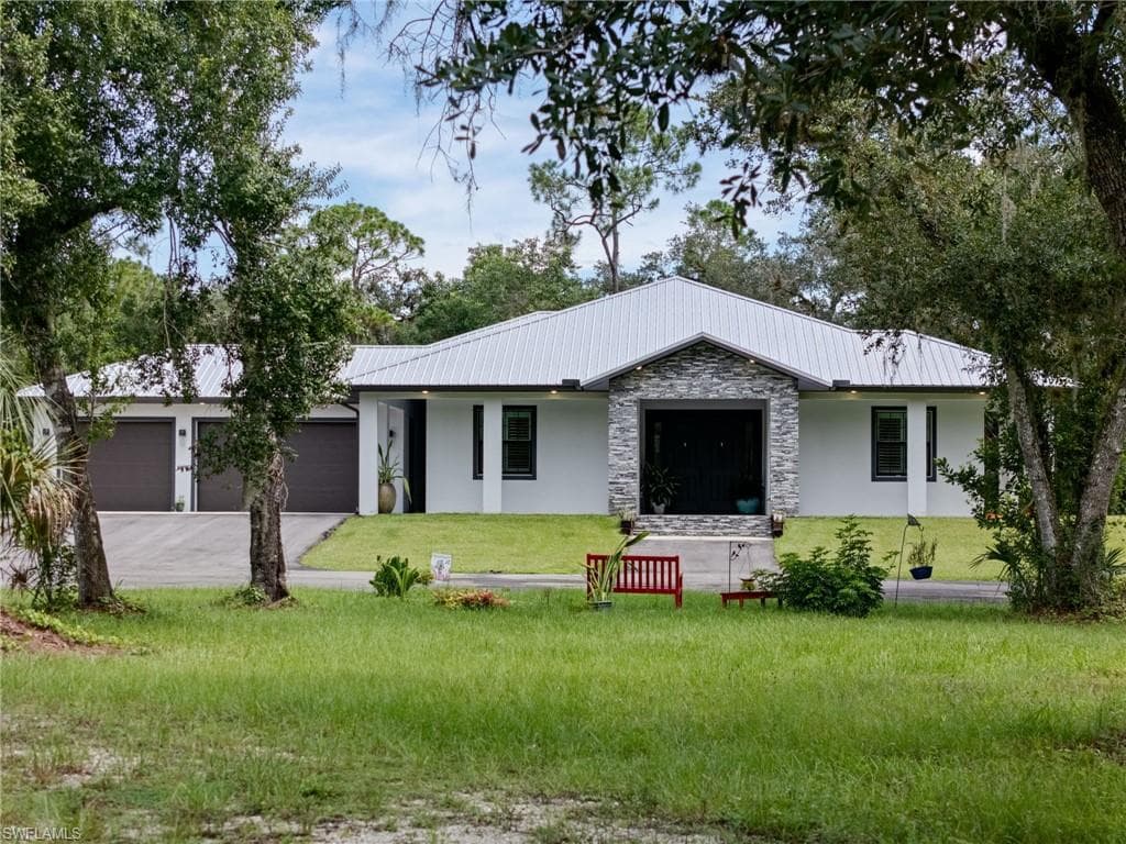 18851 Palm Beach BLVD ALVA, FL 33920