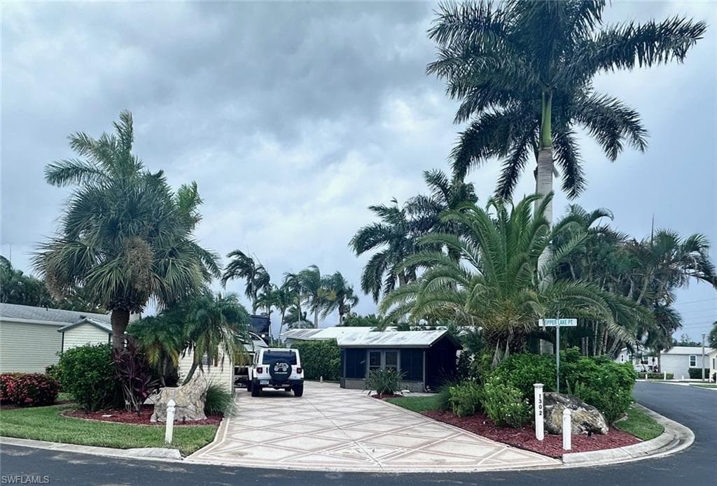 1302 Silver Lakes BLVD NAPLES, FL 34114
