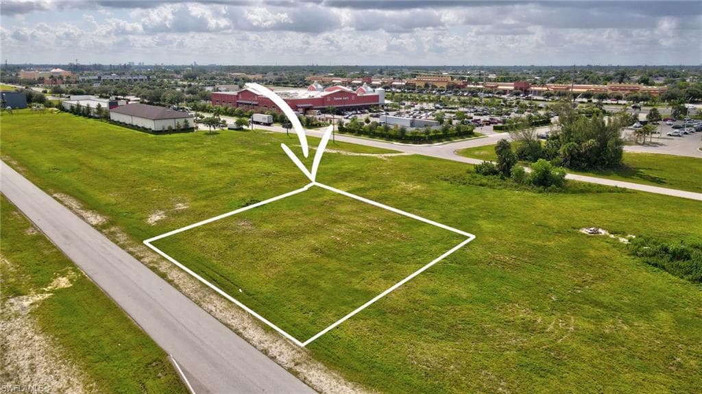 1448 4TH TER CAPE CORAL, FL 33991