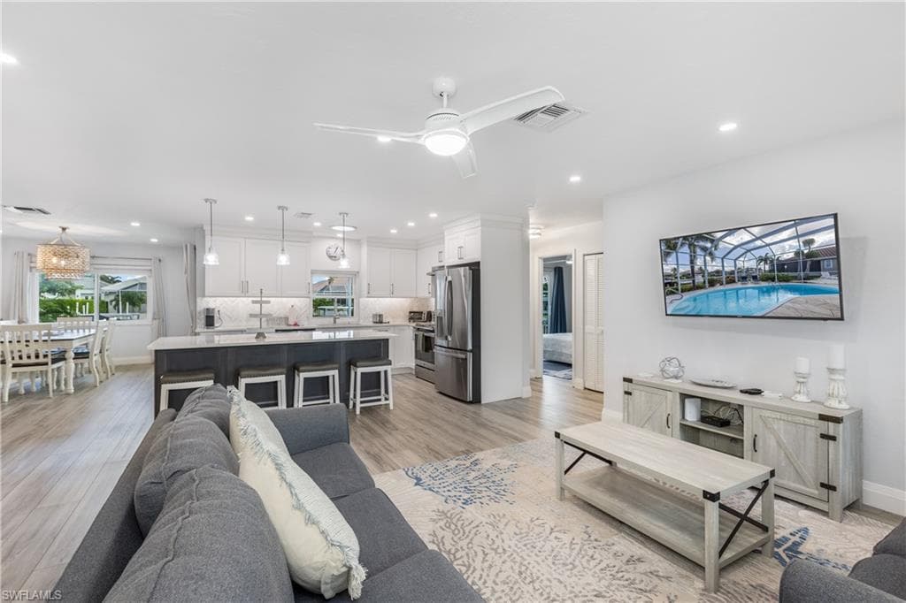 768 Sea CT MARCO ISLAND, FL 34145