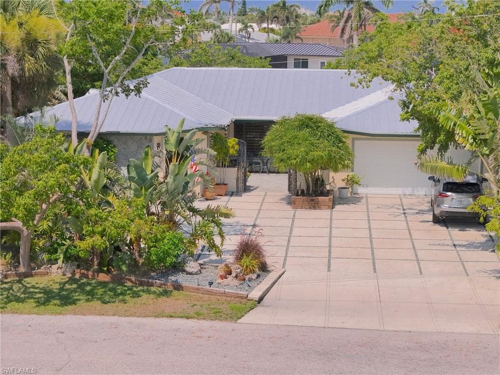 155 Donna CT PUNTA GORDA, FL 33950