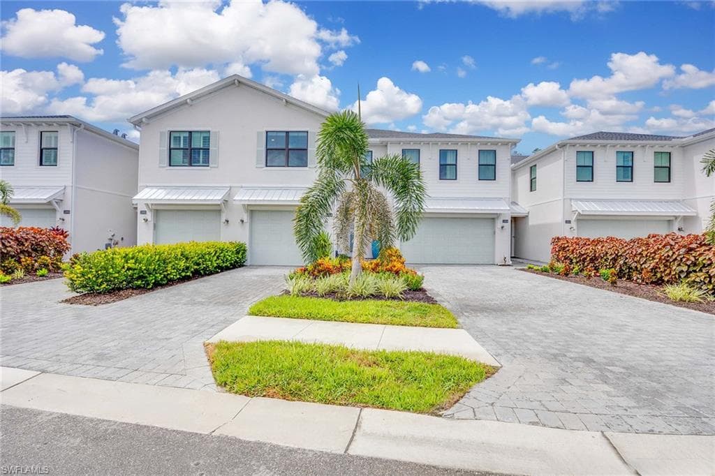 13058 Pembroke DR NAPLES, FL 34105