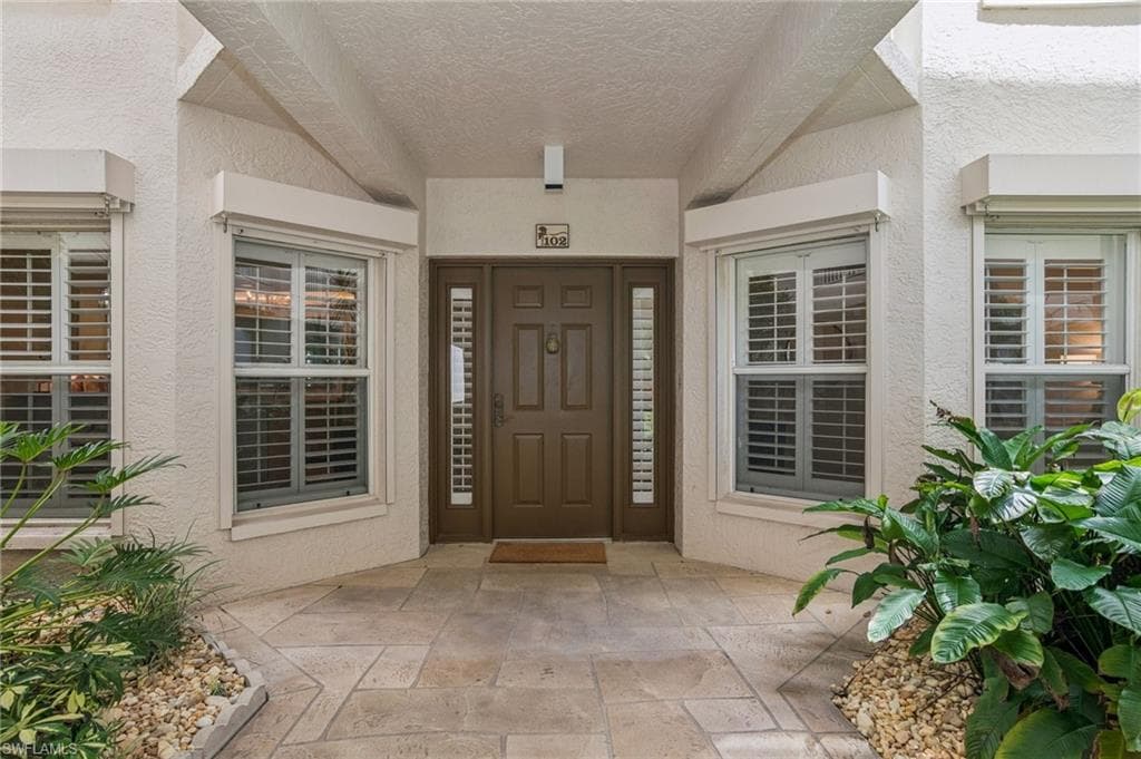 400 Wyndemere WAY D102 NAPLES, FL 34105
