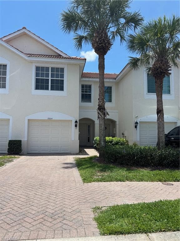 1004 Hampton CIR NAPLES, FL 34105