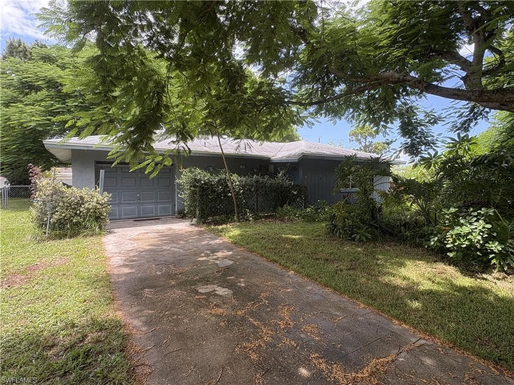 1191 Orange AVE NORTH FORT MYERS, FL 33903