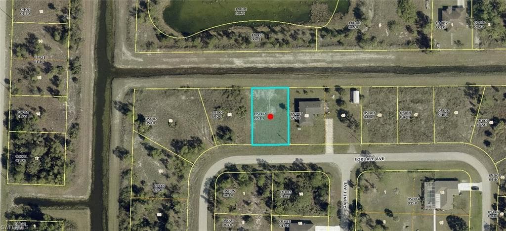 923 Foxdale AVE LEHIGH ACRES, FL 33974