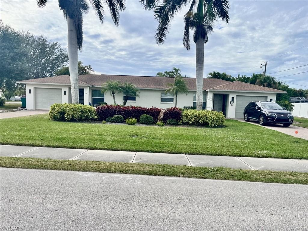 595 101st AVE N NAPLES, FL 34108