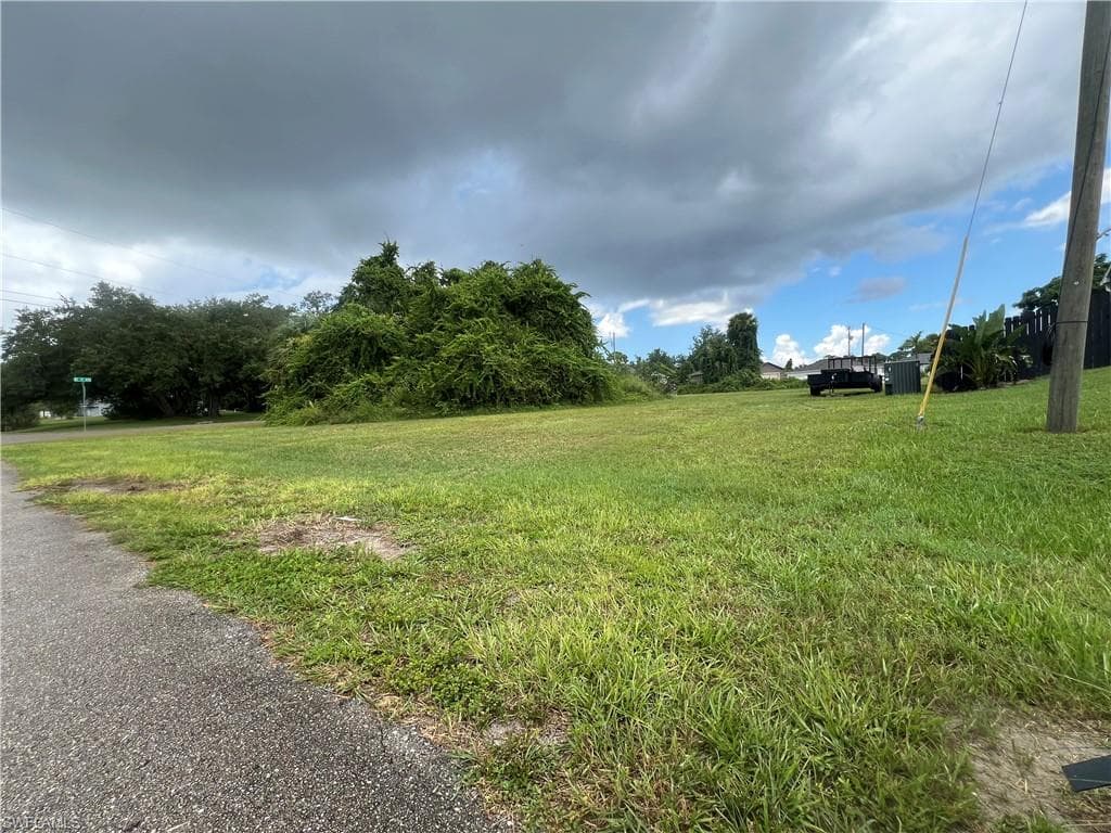 1905 NE 34th LN CAPE CORAL, FL 33909