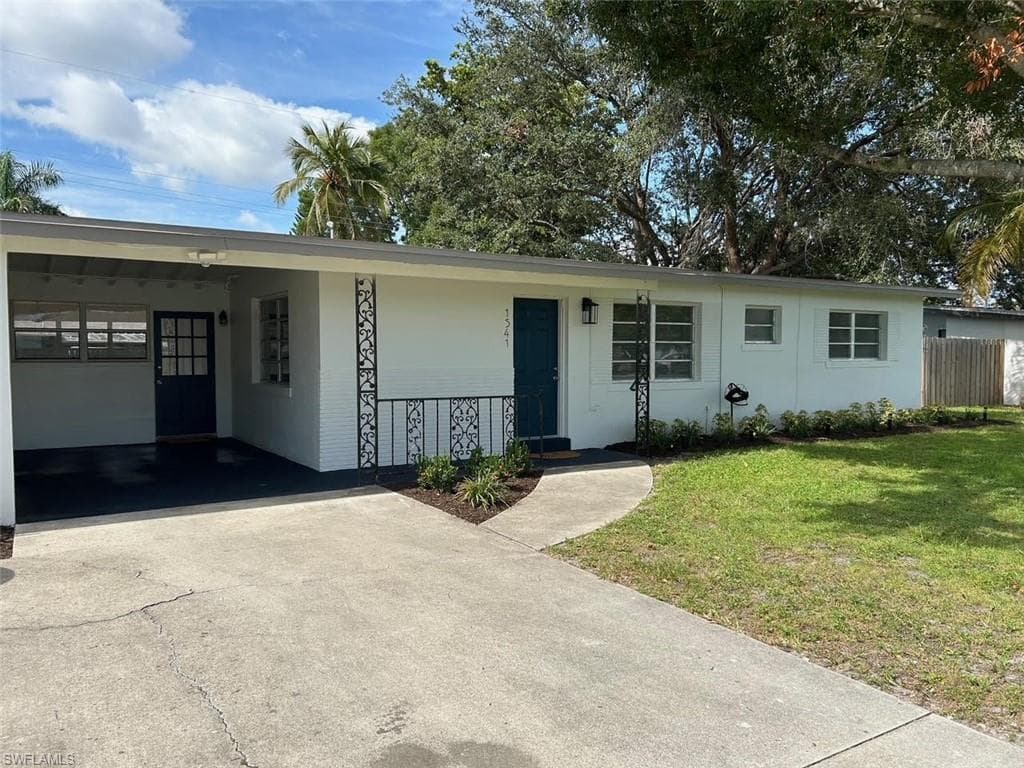 1541 Grace FORT MYERS, FL 33901
