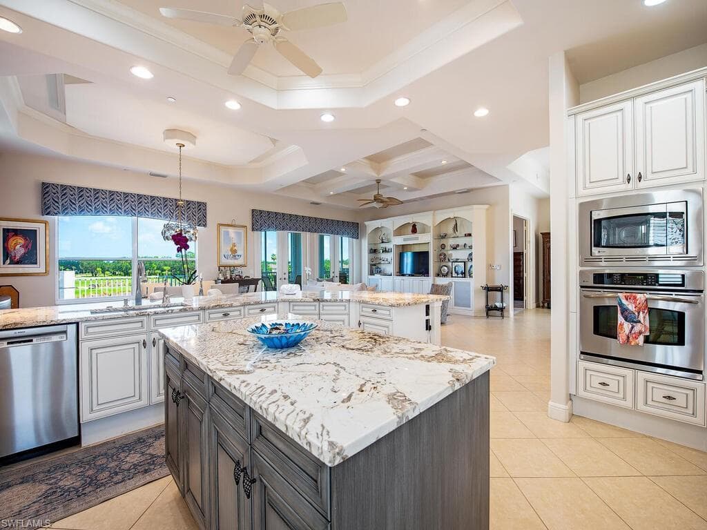 530 Avellino Isles CIR 7-301 NAPLES, FL 34119