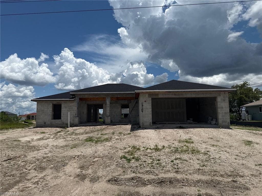 1724 NE 27th TER CAPE CORAL, FL 33909