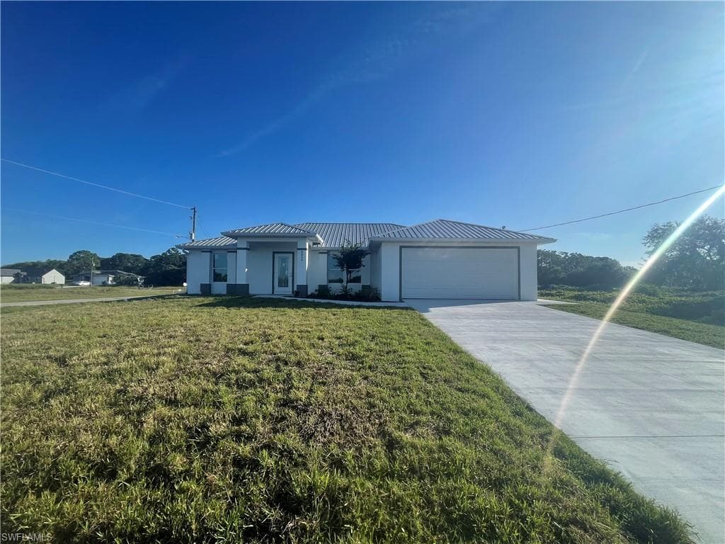 8050 Salem CIR LABELLE, FL 33935