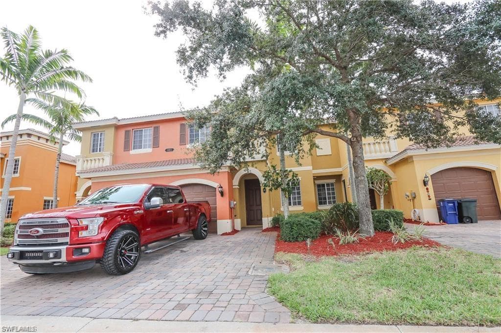 10211 Tin Maple DR 82 ESTERO, FL 33928