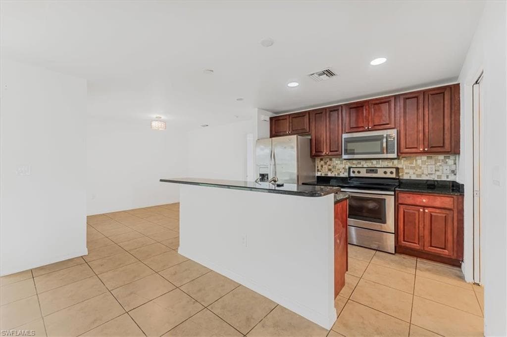 2607 24th ST SW LEHIGH ACRES, FL 33976