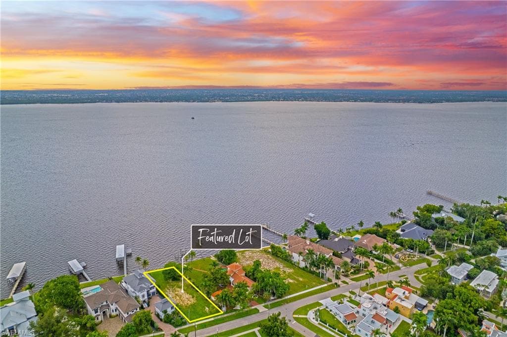 2904 Valencia WAY FORT MYERS, FL 33901