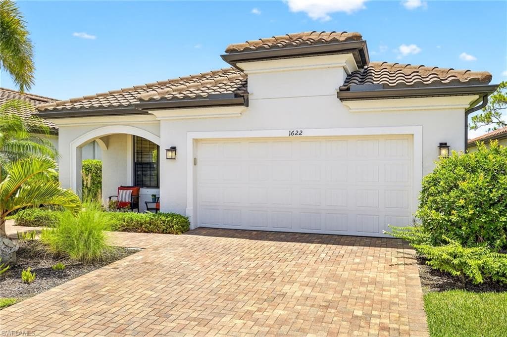 1622 Marton CT NAPLES, FL 34113