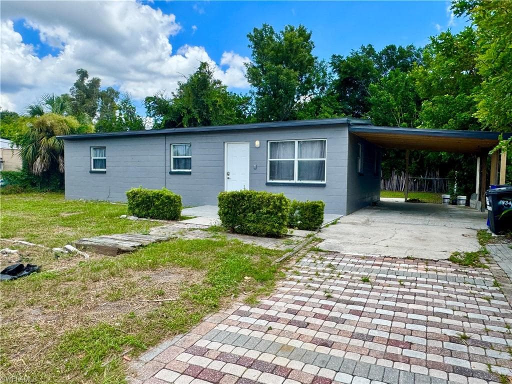 934 Orange Blossom LN NORTH FORT MYERS, FL 33903