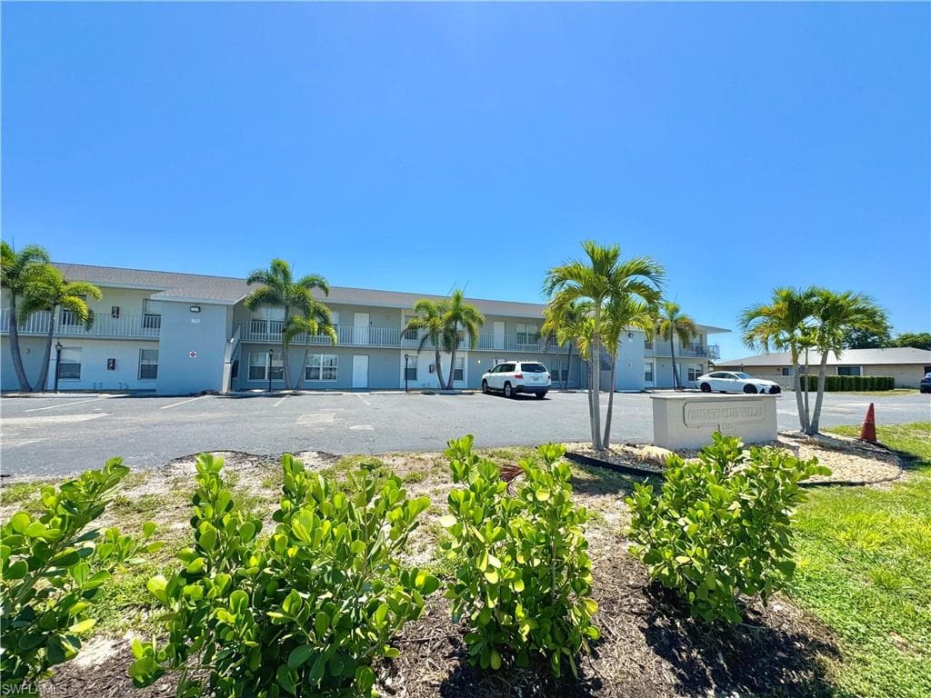 3705 Country Club BLVD _Unit 12 CAPE CORAL, FL 33904
