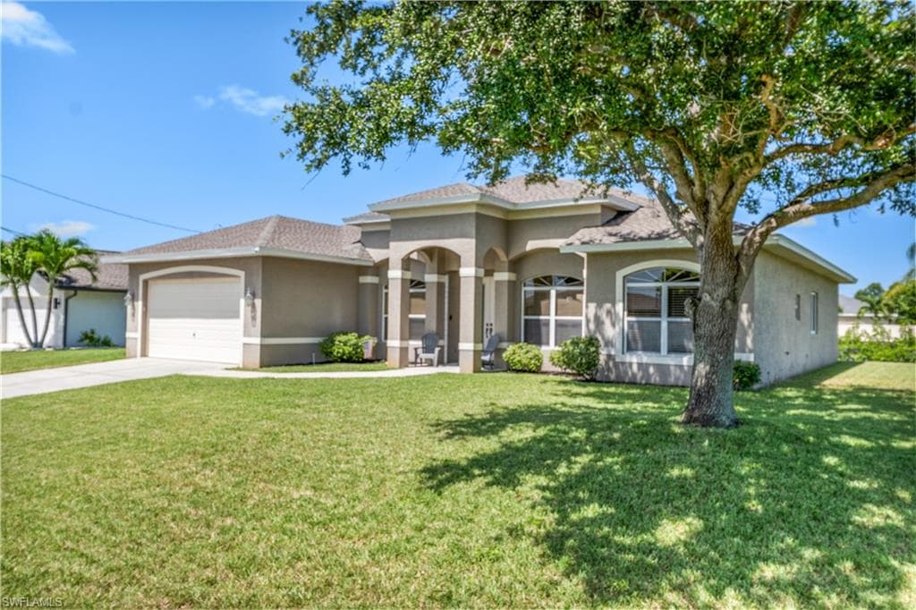 3208 1st PL CAPE CORAL, FL 33914