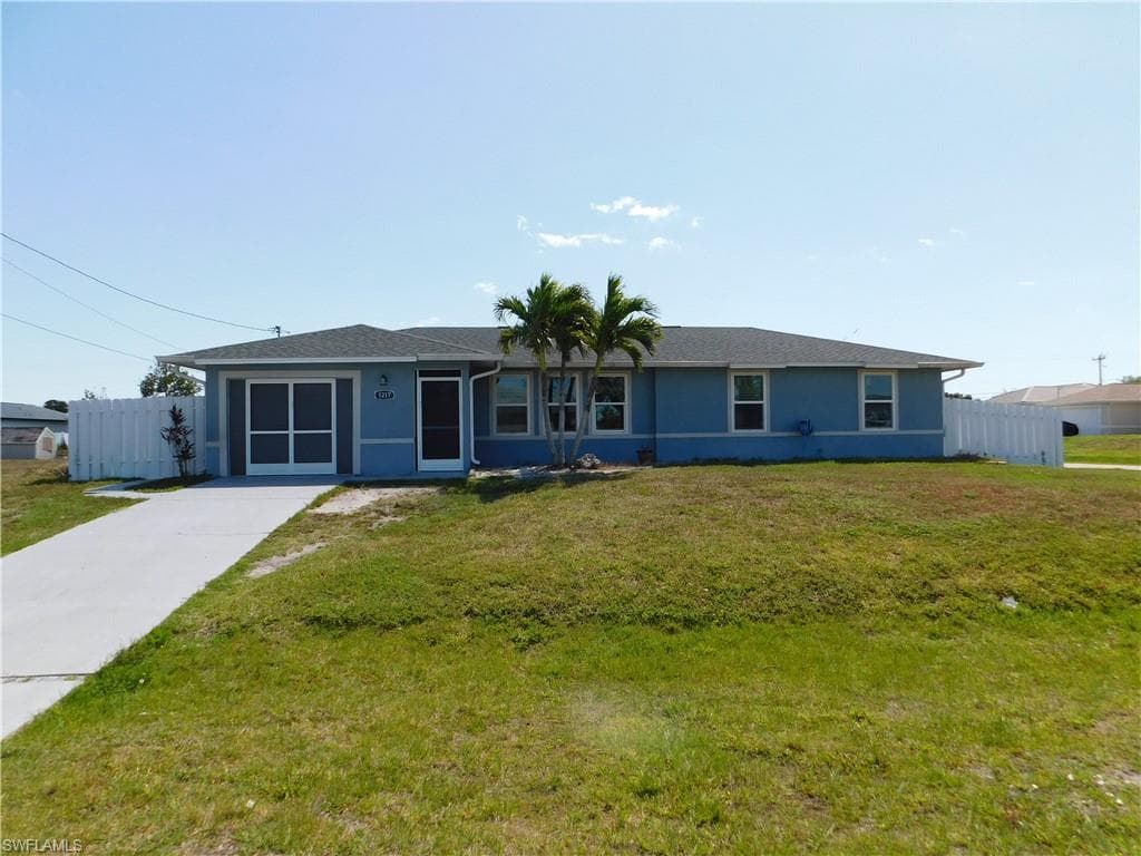 1217 NE 1st PL CAPE CORAL, FL 33909