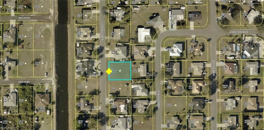 1520 Crestwood CIR W LEHIGH ACRES, FL 33936