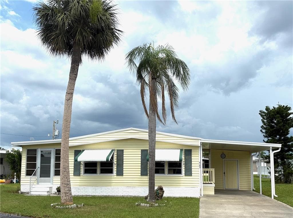 963 Idle Way DR NORTH FORT MYERS, FL 33917