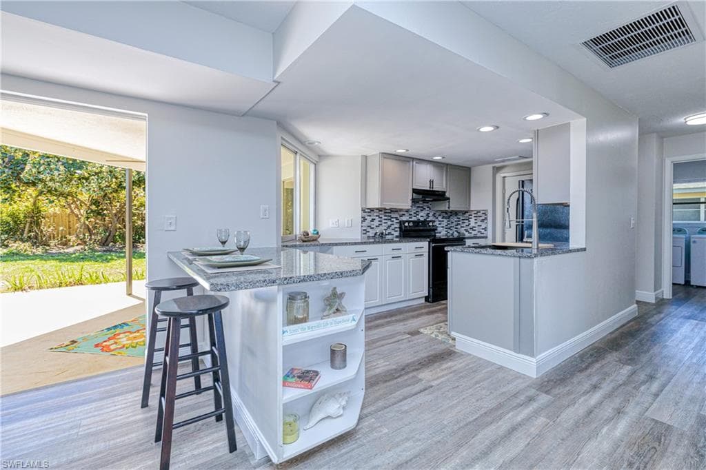 1308 SE 25th LN CAPE CORAL, FL 33904