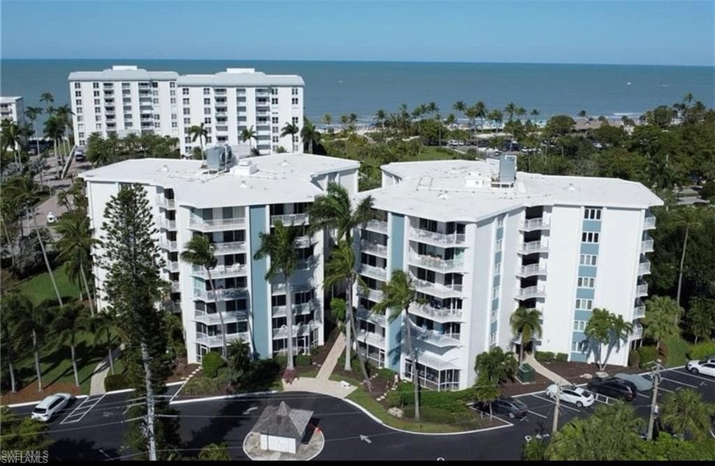 1300 Gulf Shore BLVD N 103 NAPLES, FL 34102