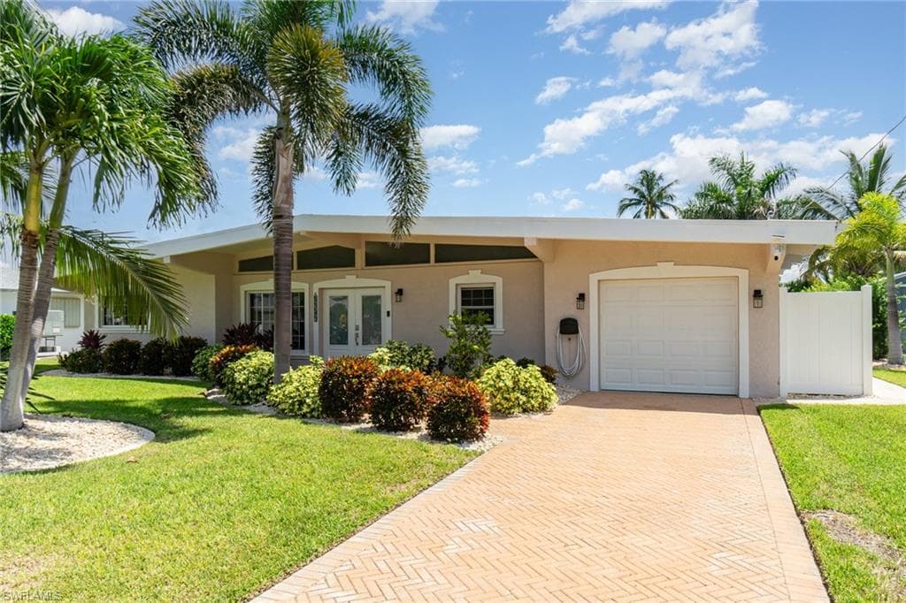 5283 Tiffany CT CAPE CORAL, FL 33904