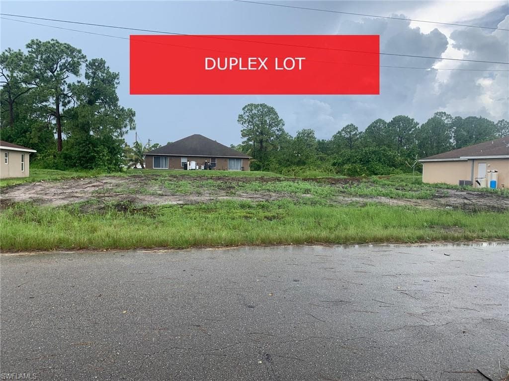 736/738 Holmes AVE LEHIGH ACRES, FL 33974