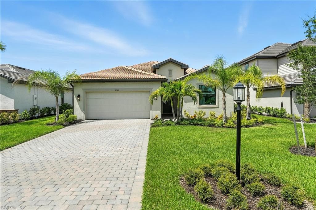 18514 Ives DR ESTERO, FL 33928