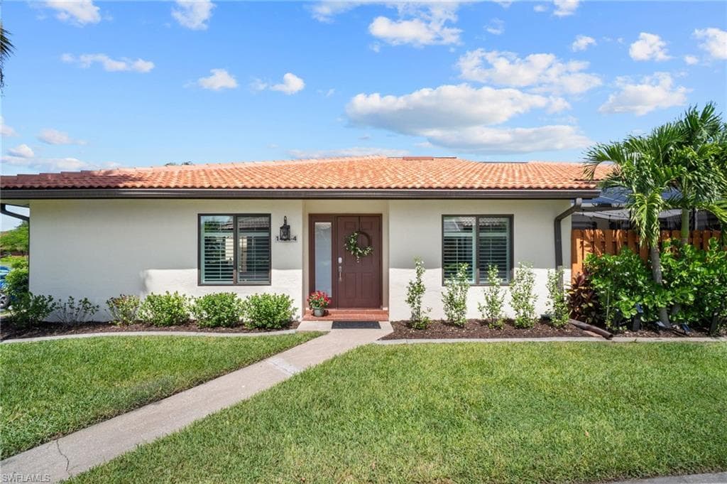 1424 Park Shore CIR 4 FORT MYERS, FL 33901