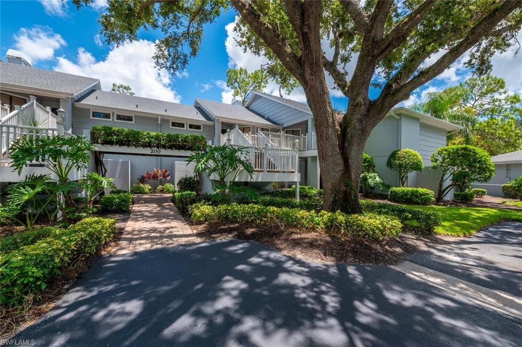 203 Courtside DR B103 NAPLES, FL 34105