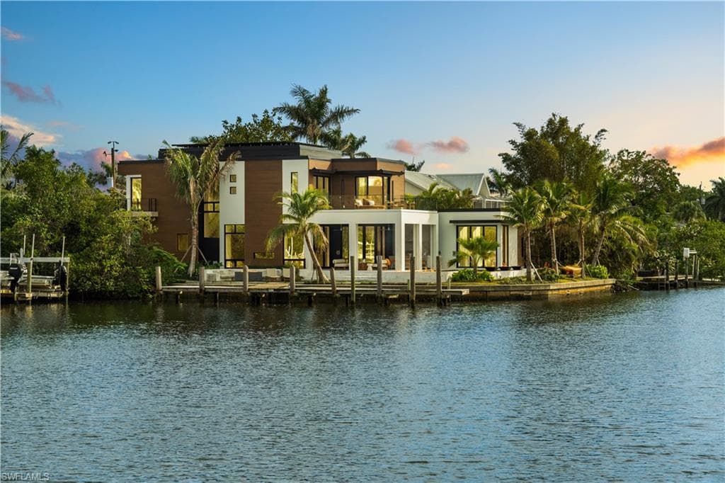 1100 Sandpiper ST NAPLES, FL 34102