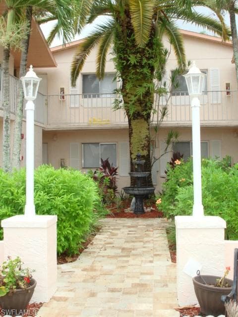 8140 Country RD 201 FORT MYERS, FL 33919