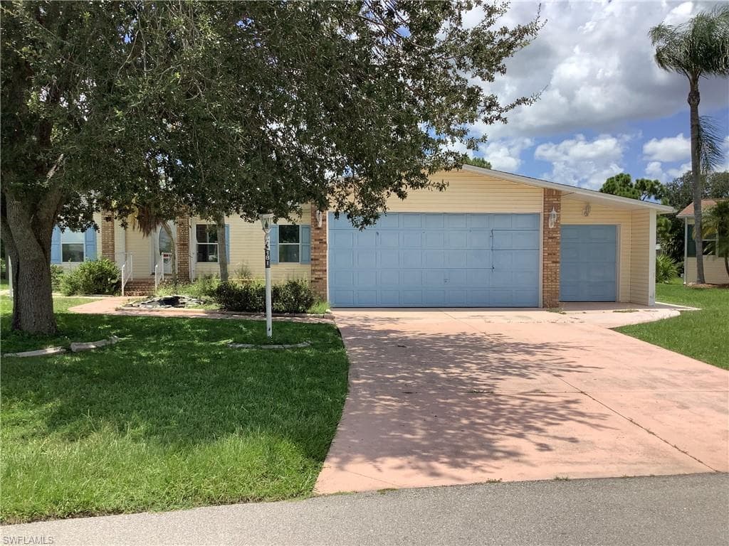 19851 Eagle Trace CT S NORTH FORT MYERS, FL 33903