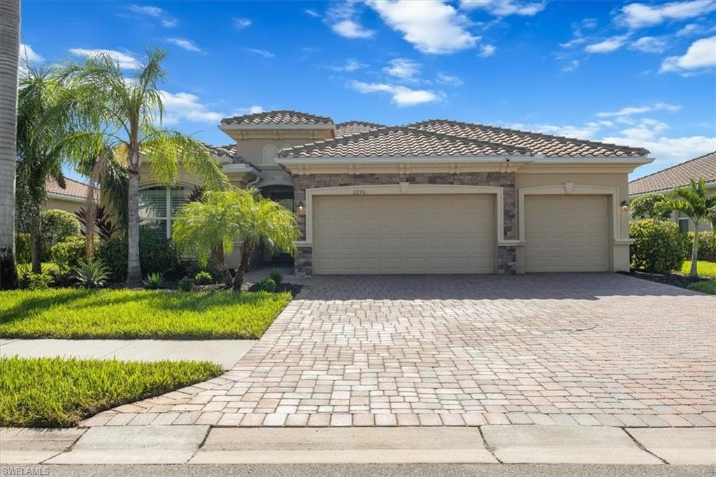2270 Vermont LN NAPLES, FL 34120