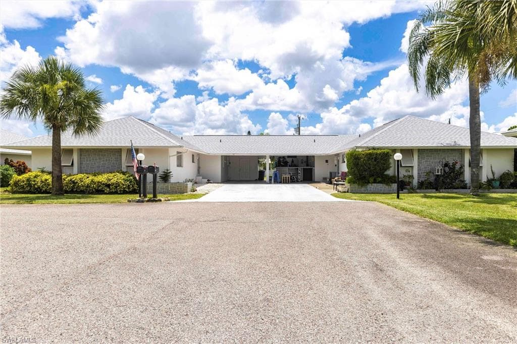 365 Westpark RD LEHIGH ACRES, FL 33936