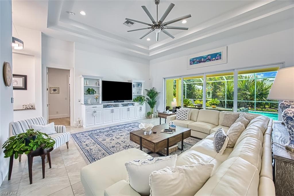 16 Willoughby DR NAPLES, FL 34110