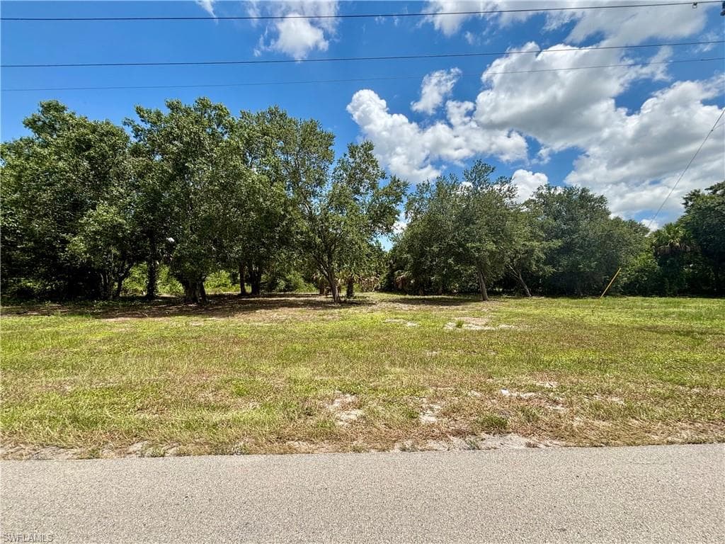 4405 E 2nd ST LEHIGH ACRES, FL 33936