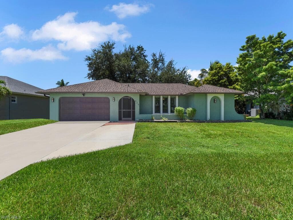 526 SE 34th ST CAPE CORAL, FL 33904