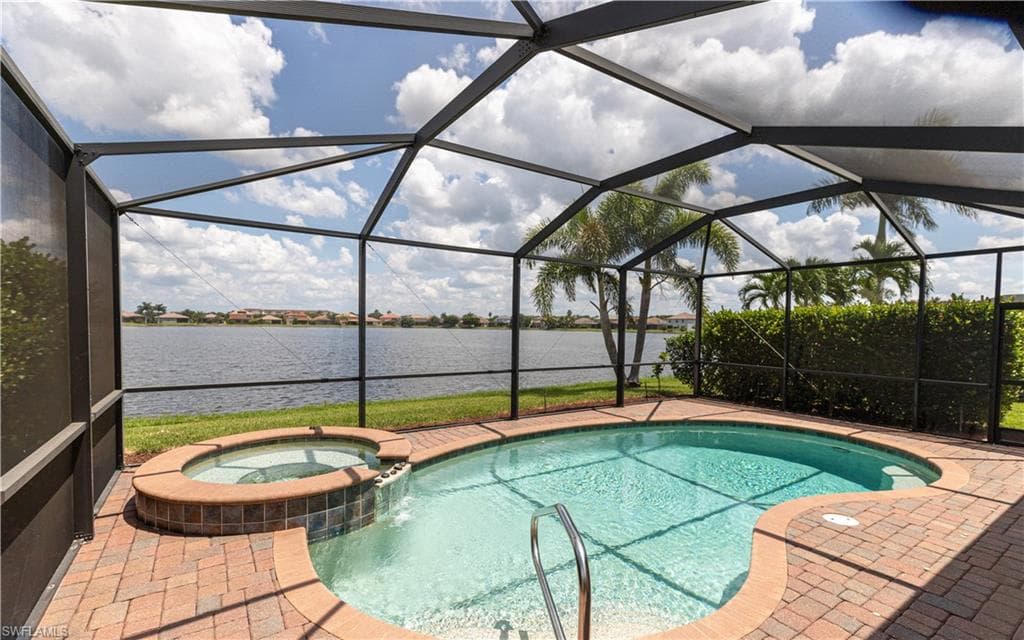 2769 Via Piazza LOOP FORT MYERS, FL 33905